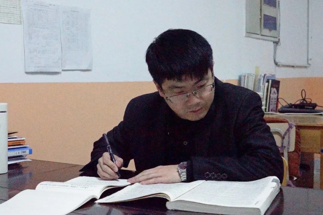 洛陽東外高中教師的十二時辰