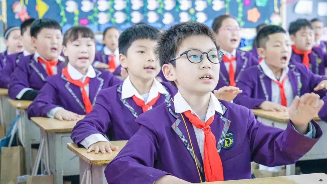 「寓教于樂 巧學古詩」東外小學部巧借撲克牌玩轉(zhuǎn)古詩詞系列活動
