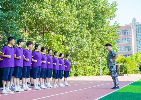 青春無(wú)懼風(fēng)雨，磨礪鑄就成長(zhǎng)—— 2024級(jí)高一新生國(guó)防教育紀(jì)實(shí)